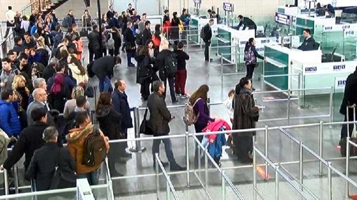 Atatürk Havalimanı\'nda Tatil Yoğunluğu