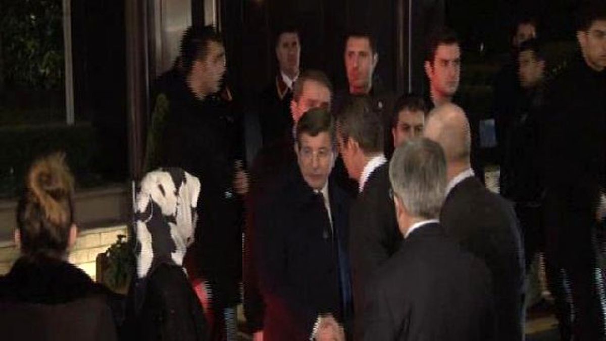 Başbakan Davutoğlu, Koç Ailesine Taziyede Bulunuyor -1