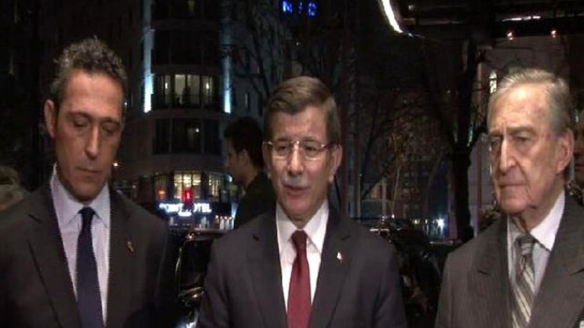 Başbakan Davutoğlu, Koç Ailesine Taziyede Bulundu