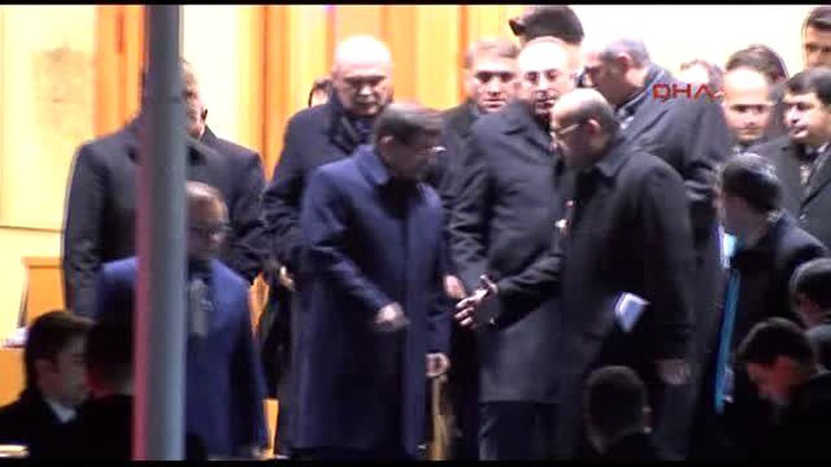 Başbakan Davutoğlu Türkiye\'ye Döndü
