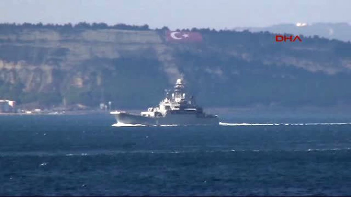 Çanakkale Rus Savaş Gemileri Akdeniz\'e İniyor