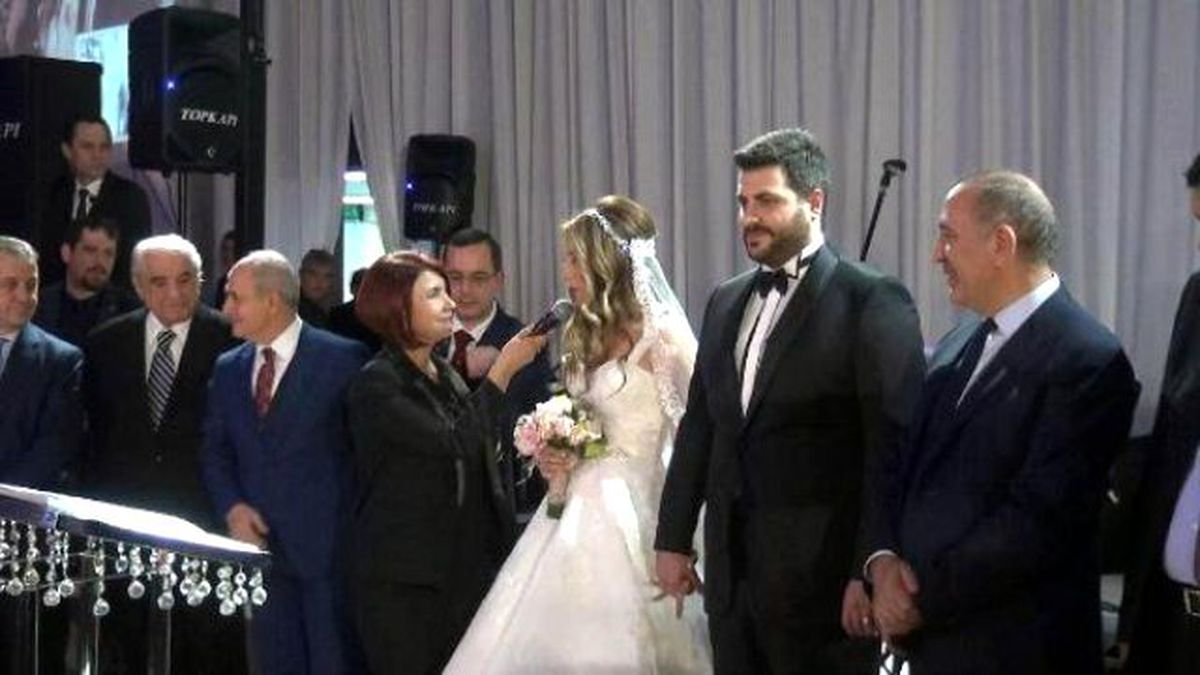 CHP\'li Başkanları Bir Araya Getiren Düğün...