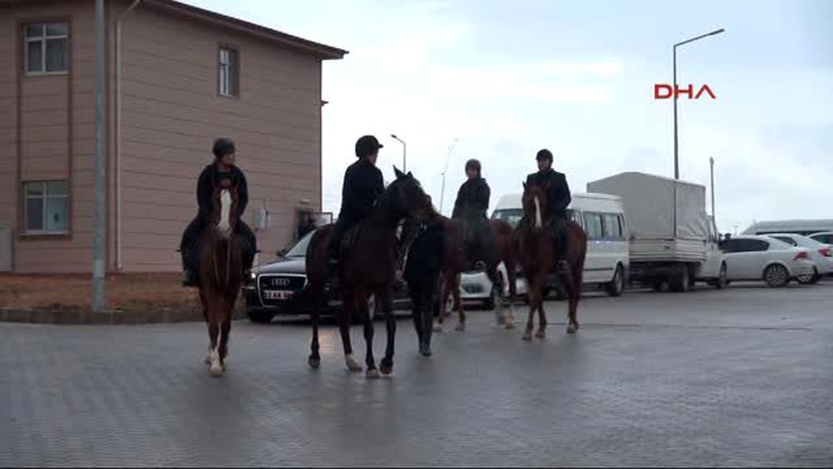 Elazığ - Kalkınma Bakanı Yılmaz\'a Atlı Karşılama