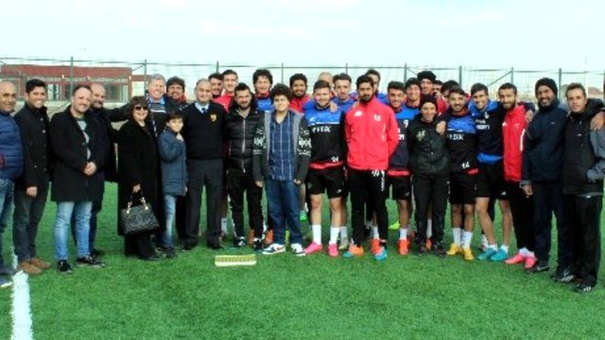 Emniyet Müdüründen Kocaçeşmespor\'a Tatlı Destek