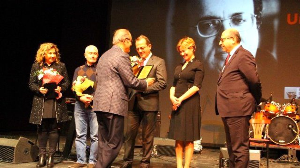 Eskişehir\'de Uğur Mumcu\'yu Anma Gecesi ve Ödül Töreni