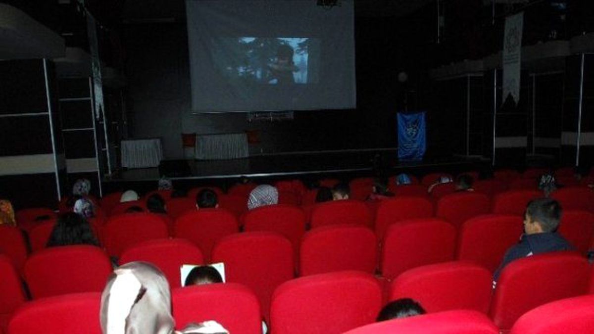 İhh\'dan Çocuklara Karne Hediyesi