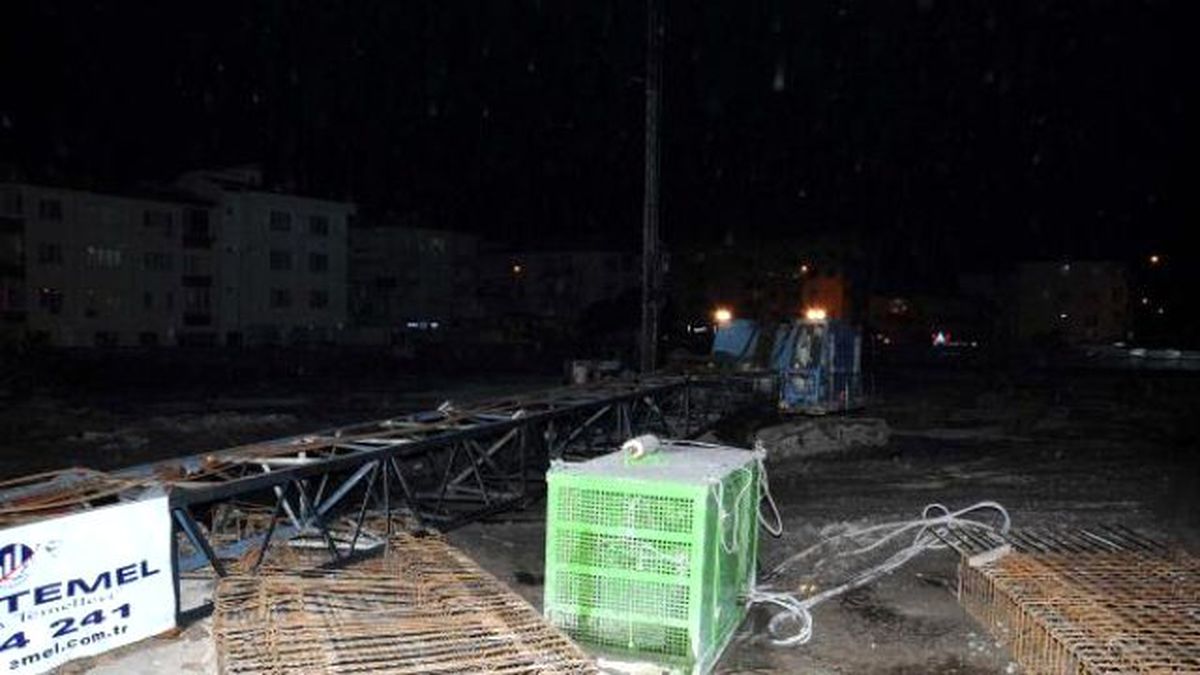 İnşaatta Vinç Devrildi: 1 Ölü, 1 Yaralı