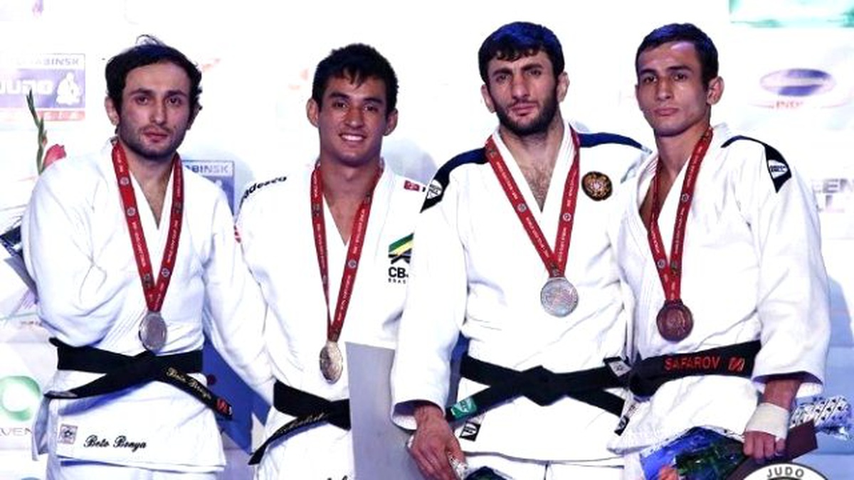 Kağıtsporlu Bekir, Rio\'ya Doğru