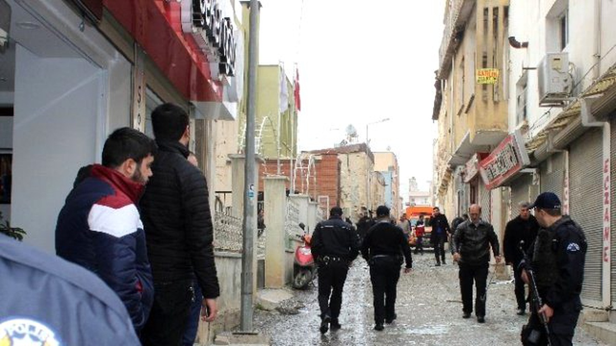 Kilis\'te Art Arda 5 Patlama Sesi Güvenlik Güçlerini Alarma Geçirdi