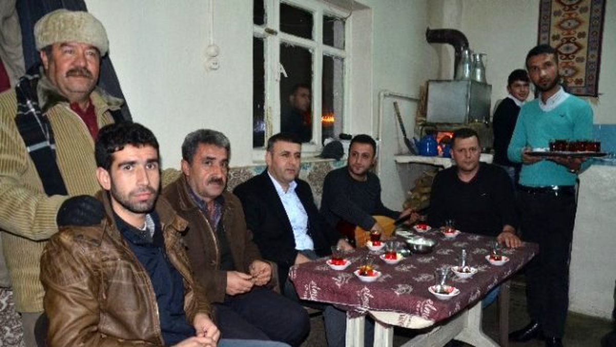Kış Mevsiminde Türküler Eşliğinde Köz Çayı Keyfi