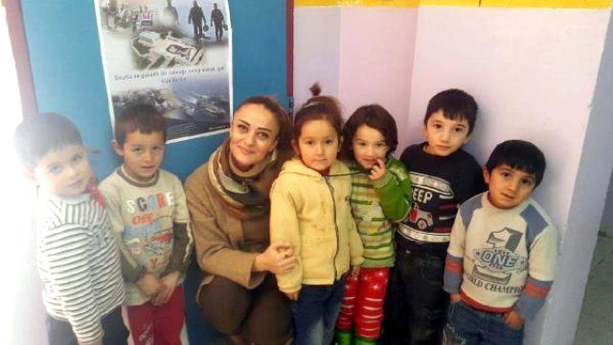 Kız Öğrencinin Talebine Kulak Verip Yardıma Koştular