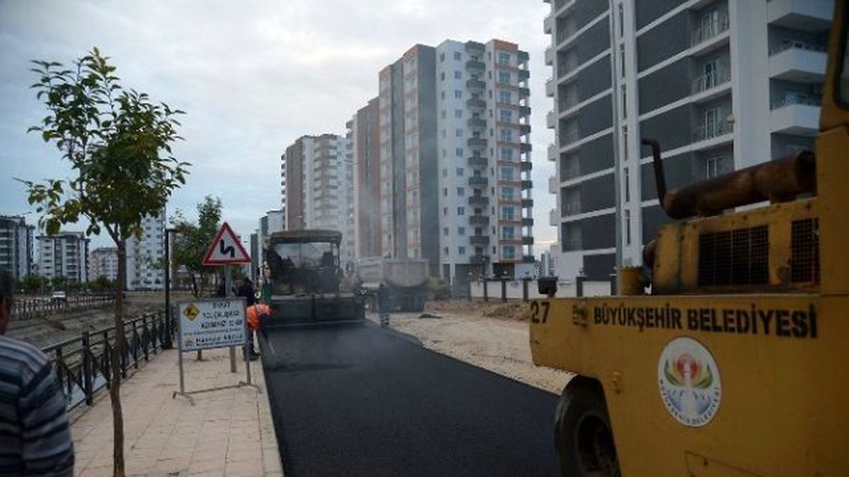 Mavi Bulvar\'da Yol Yapım Çalışmaları Devam Ediyor