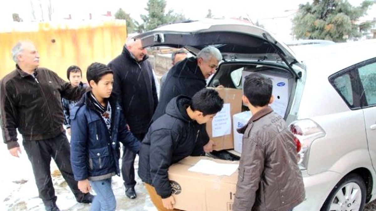 Minik Öğrencilerden Bayır-bucak\'a Yardım