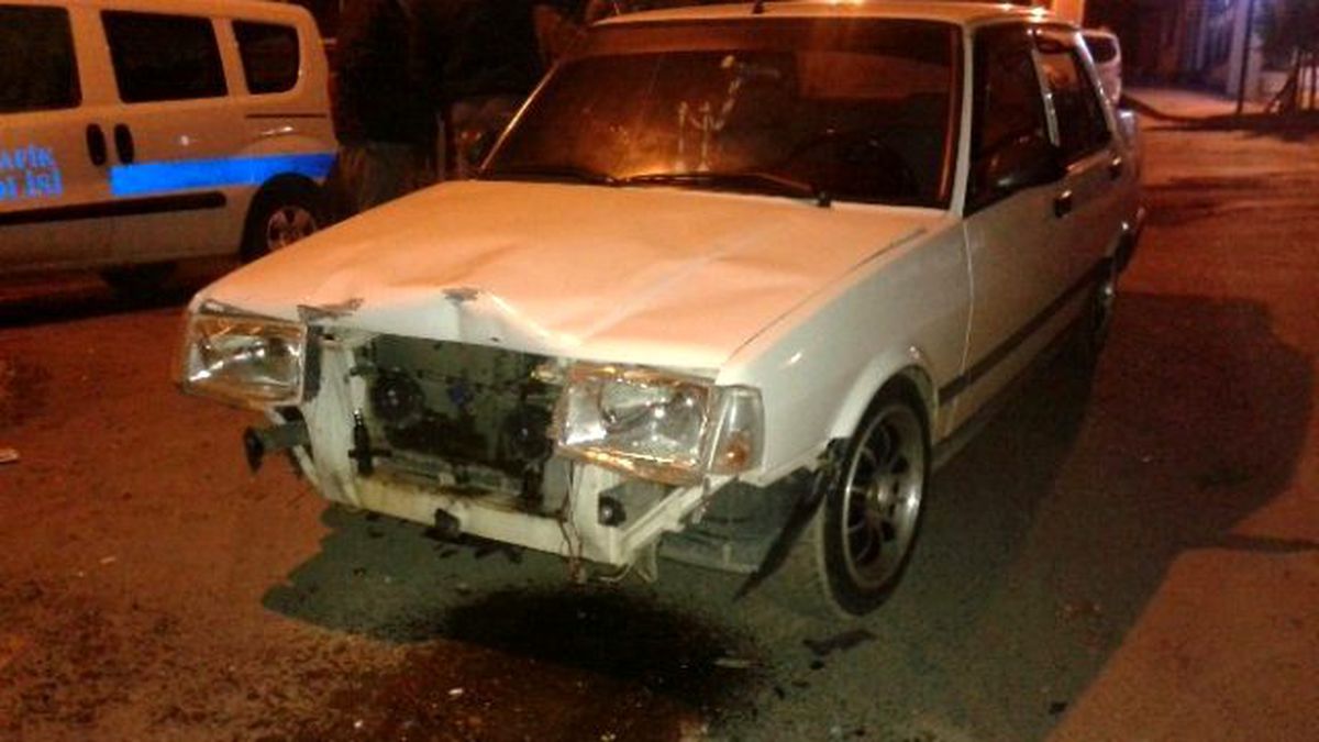 Park Halindeyken Hareket Etti, Seyir Halindeki Otomobile Çarptı