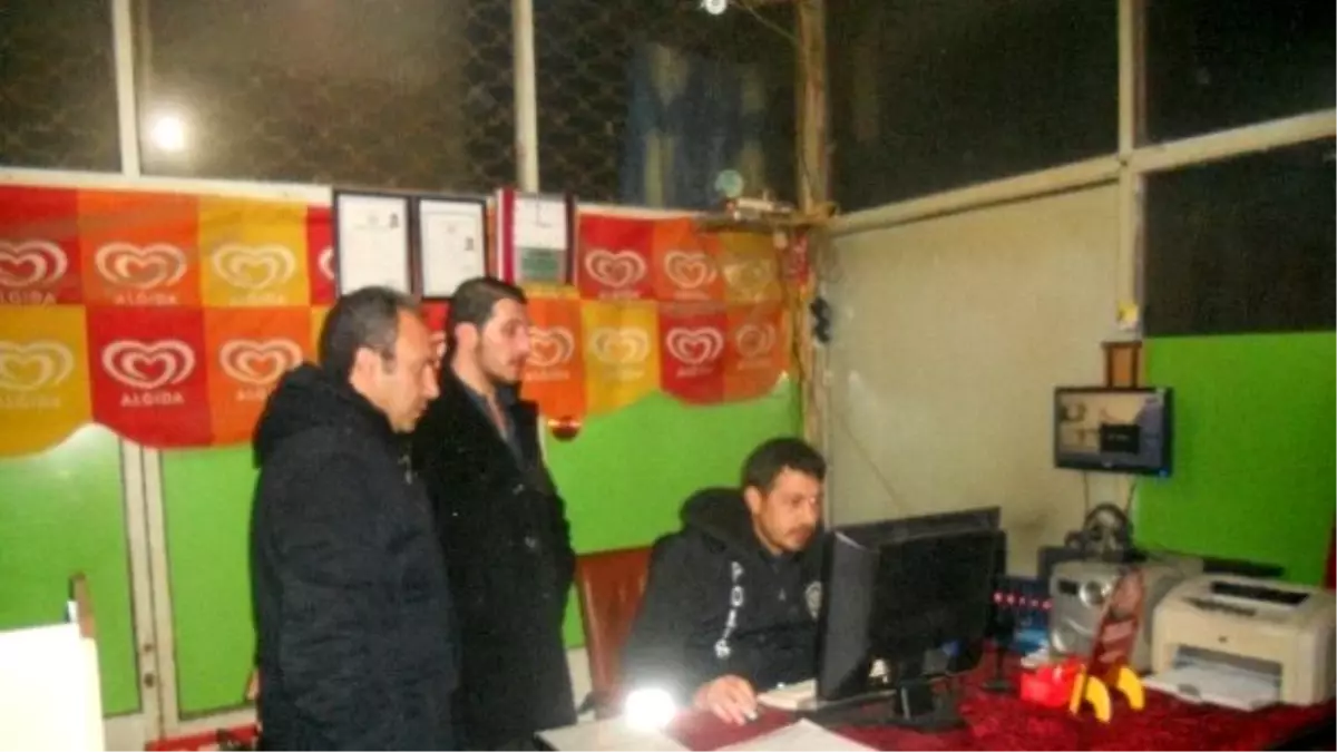 Polis, Kafe ve İnternet Kafeleri Denetledi