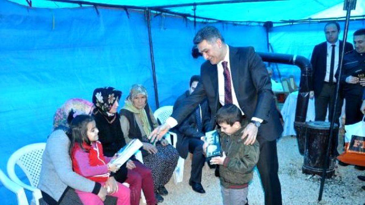 Şehit Oğlu Vali\'den Oyuncak İstedi