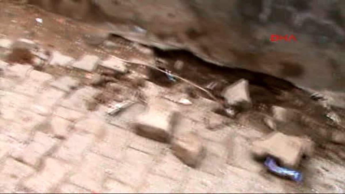 Silopi\'de Tuzaklanan Patlayıcıları İmha Çalışmaları Sürüyor