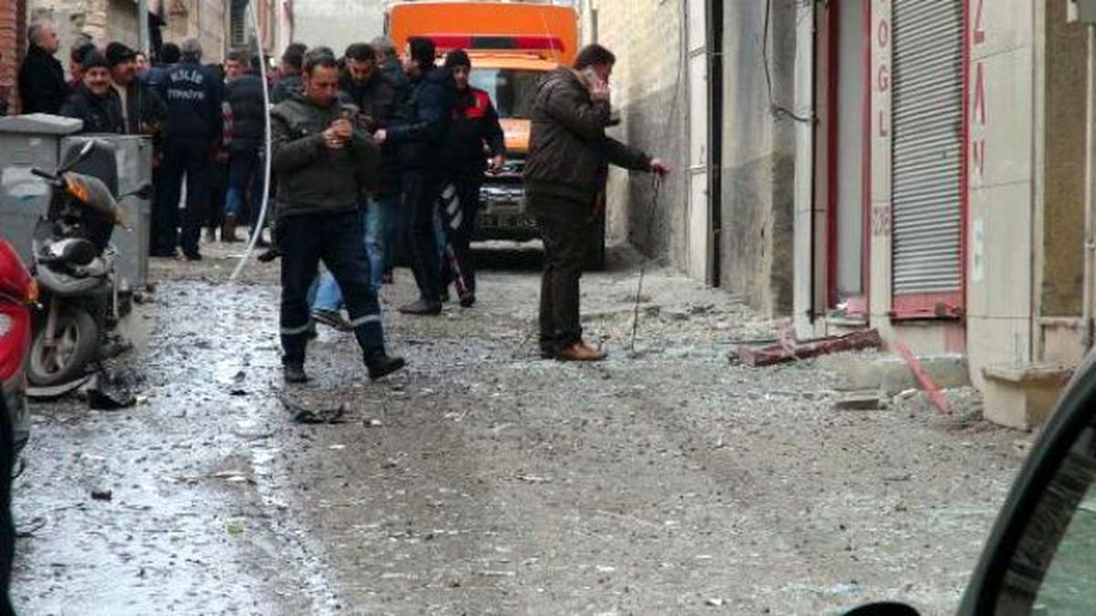 Suriye\'den Atılan 2 Roket Kilis\'e Düştü: 1 Yaralı