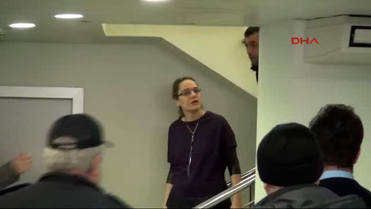 Kredisi Onaylanmayınca, Bankacıya Silah Çekti