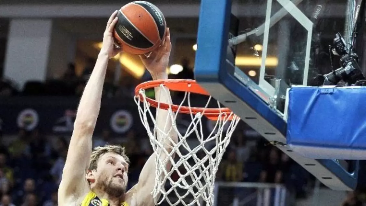 THY Euroleague\'de Haftanın Mvp\'si Vesely ve Bourousıs