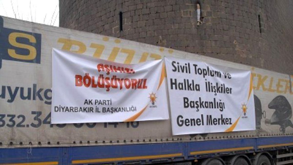 AKP\'den Sur\'daki Ailelere Yardım