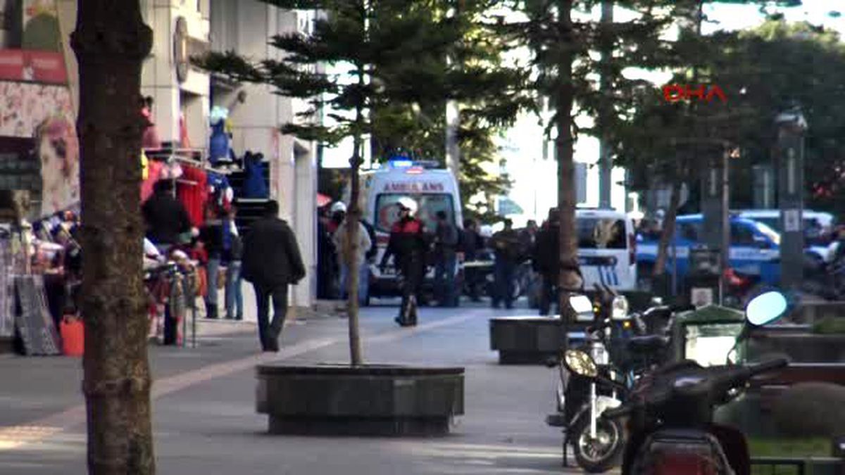 Antalya'da Çöp Kovasında Patlama: 2 Yaralı