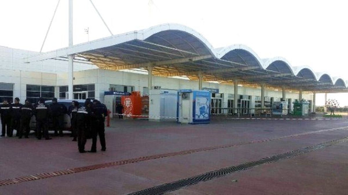 Antalya Havalimanı\'nda Unutulan Valiz Paniğe Sebep Oldu