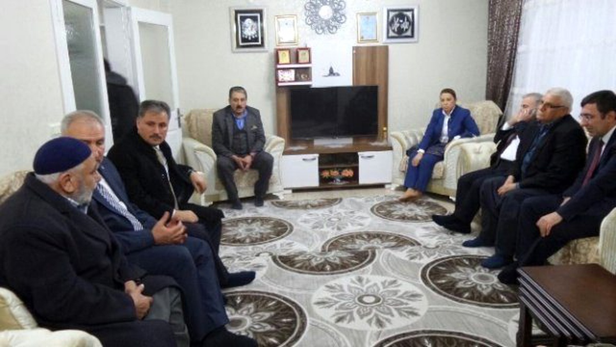 Bakan Yılmaz ve Çalık\'dan Aile Ziyareti