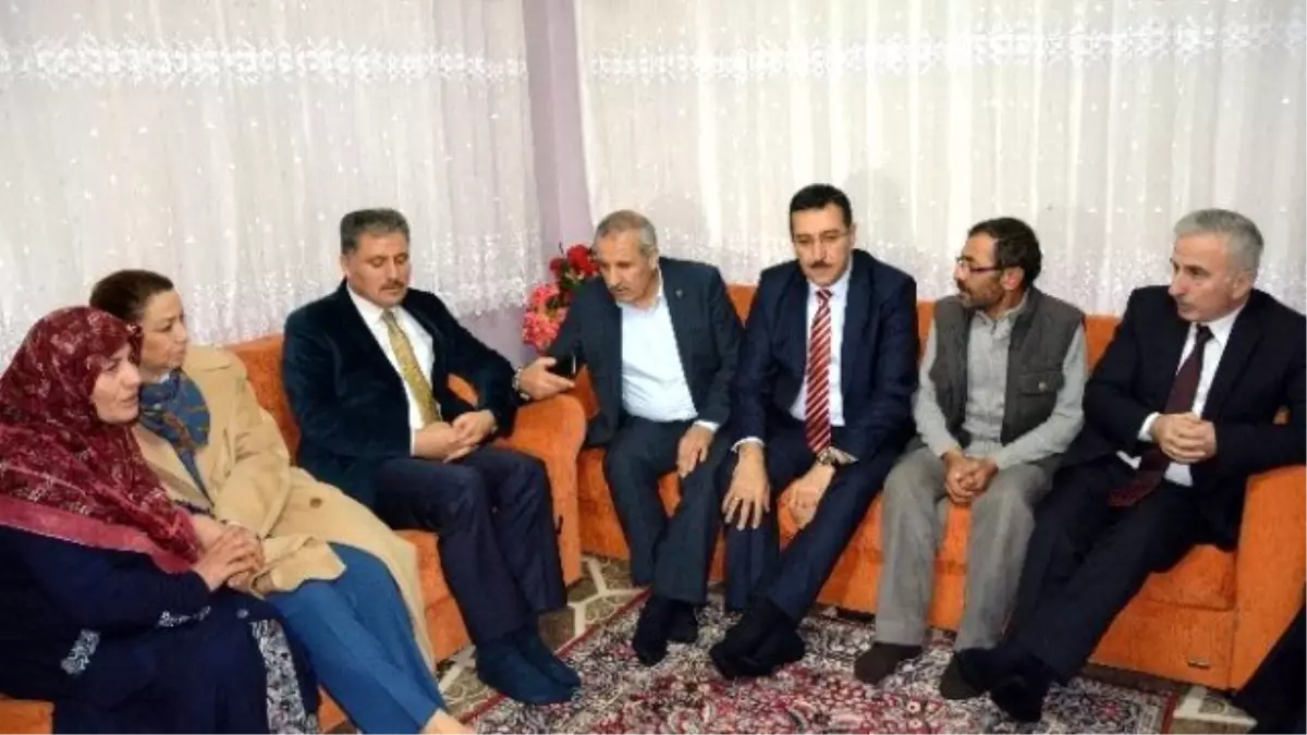 Başbakan Davutoğlu'ndan Acılı Aileye Başsağlığı Telefonu