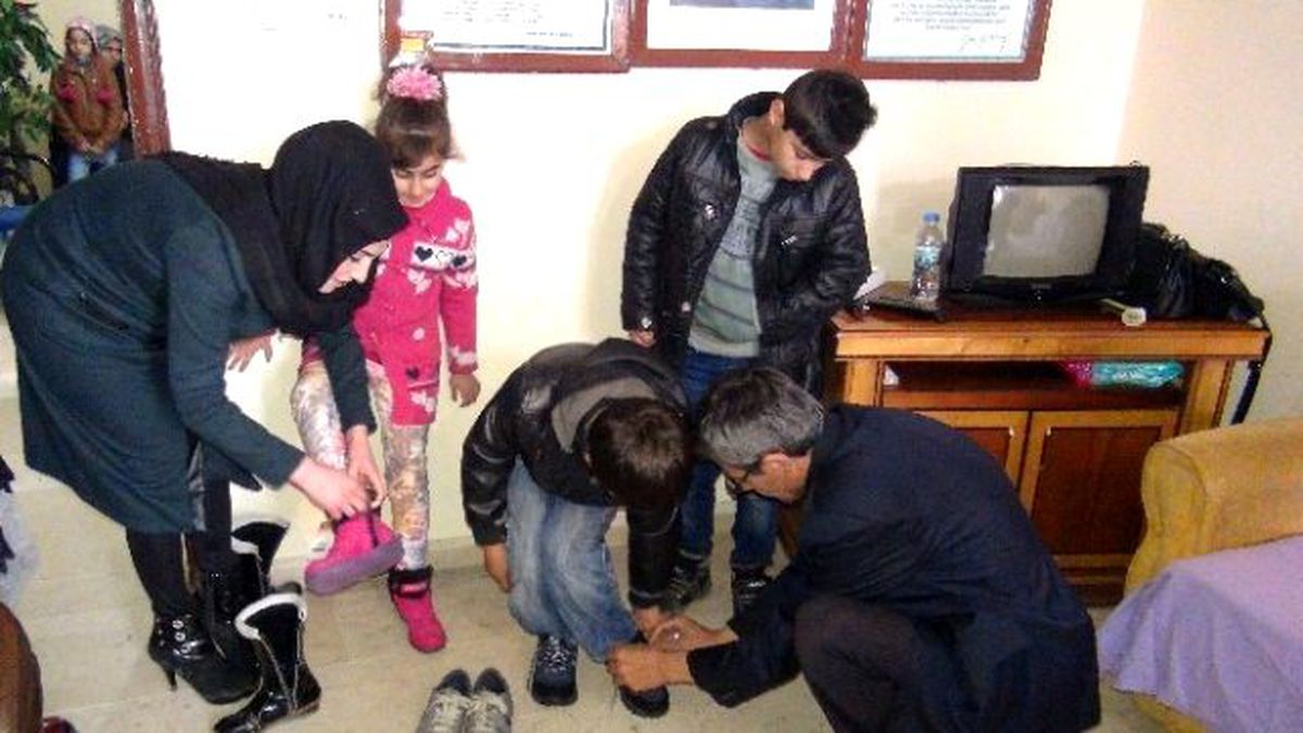 Batman Mum Işığı Derneği 250 Çocuğu Sevindirdi