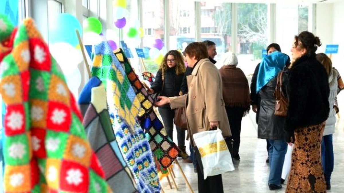 Bu Battaniyelerin Geliri Kır Çiçeklerine