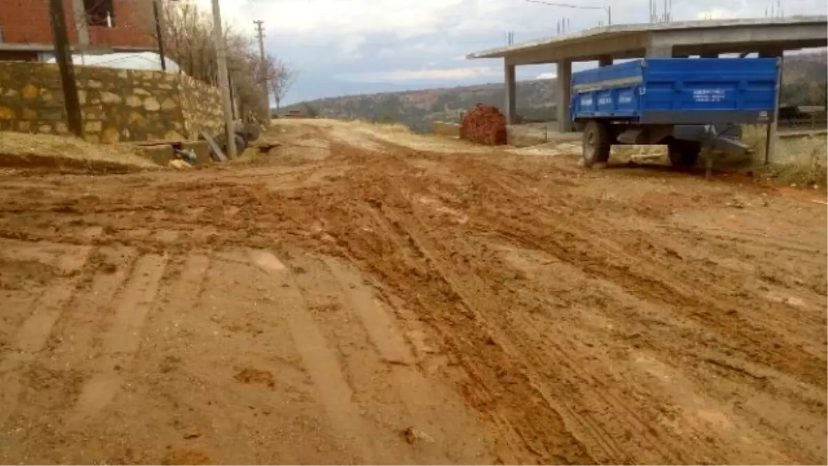 CHP'li Vekil Basmacı Kelleci Mahallesi'ne Yol Yapılmasını İstedi