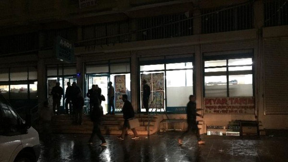 Diyarbakır\'da Markete Molotoflu Saldırı: 1 Kişi Dumandan Zehirlendi