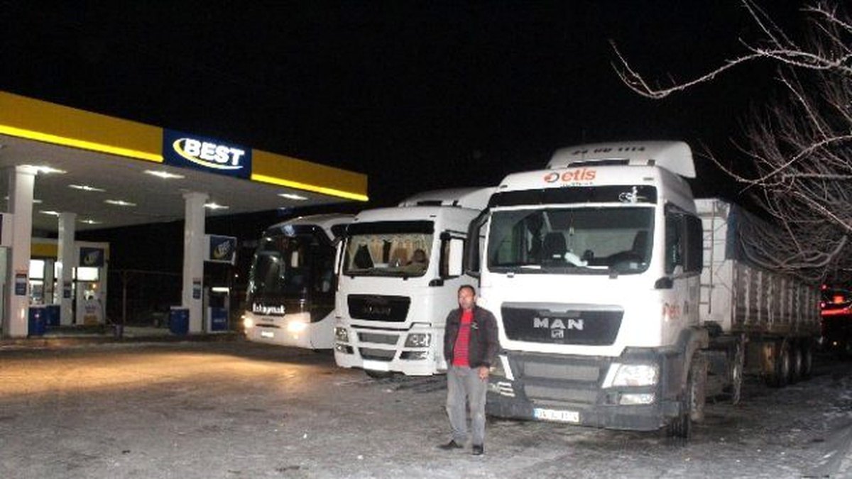 Karaman Polisinden Çekici ve Kamyon Şoförlerine Sıcak Çorba İkramı