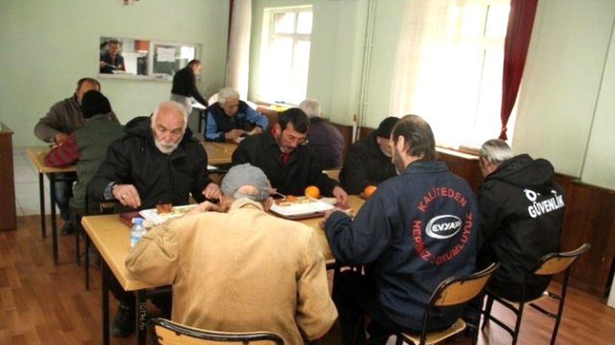 Kocaeli\'de Kimse Soğukta Dışarıda Kalmıyor