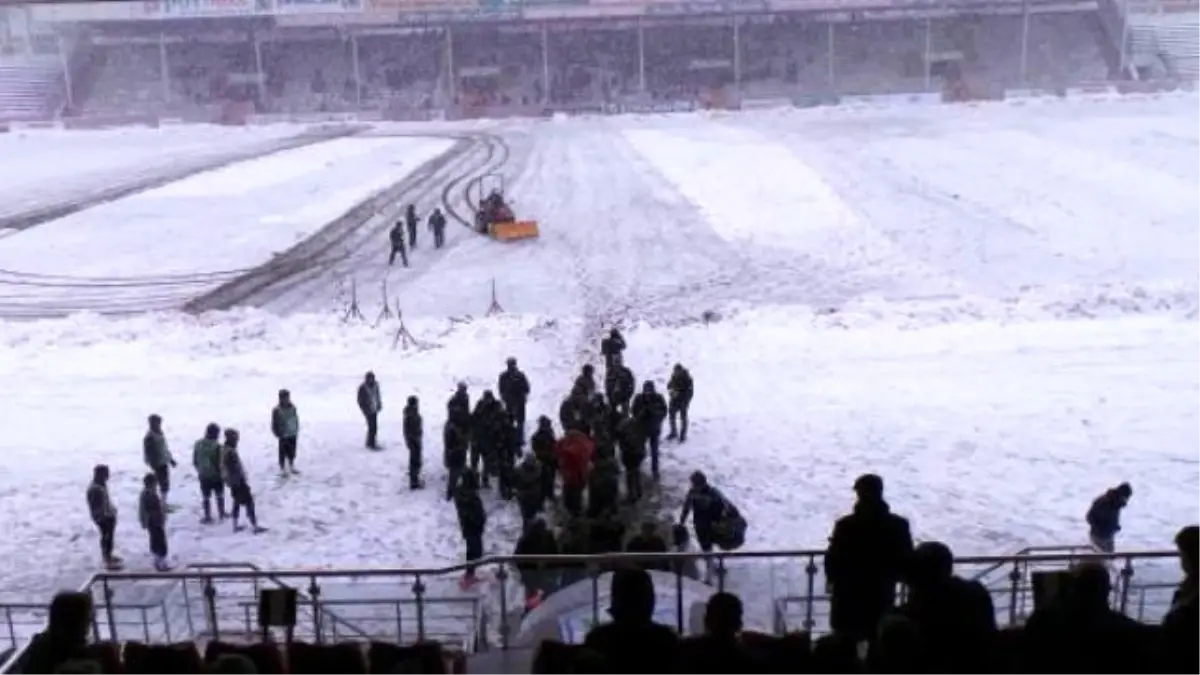 Orduspor-Pazarspor Maçı Kar Yağışı Nedeniyle Ertelendi