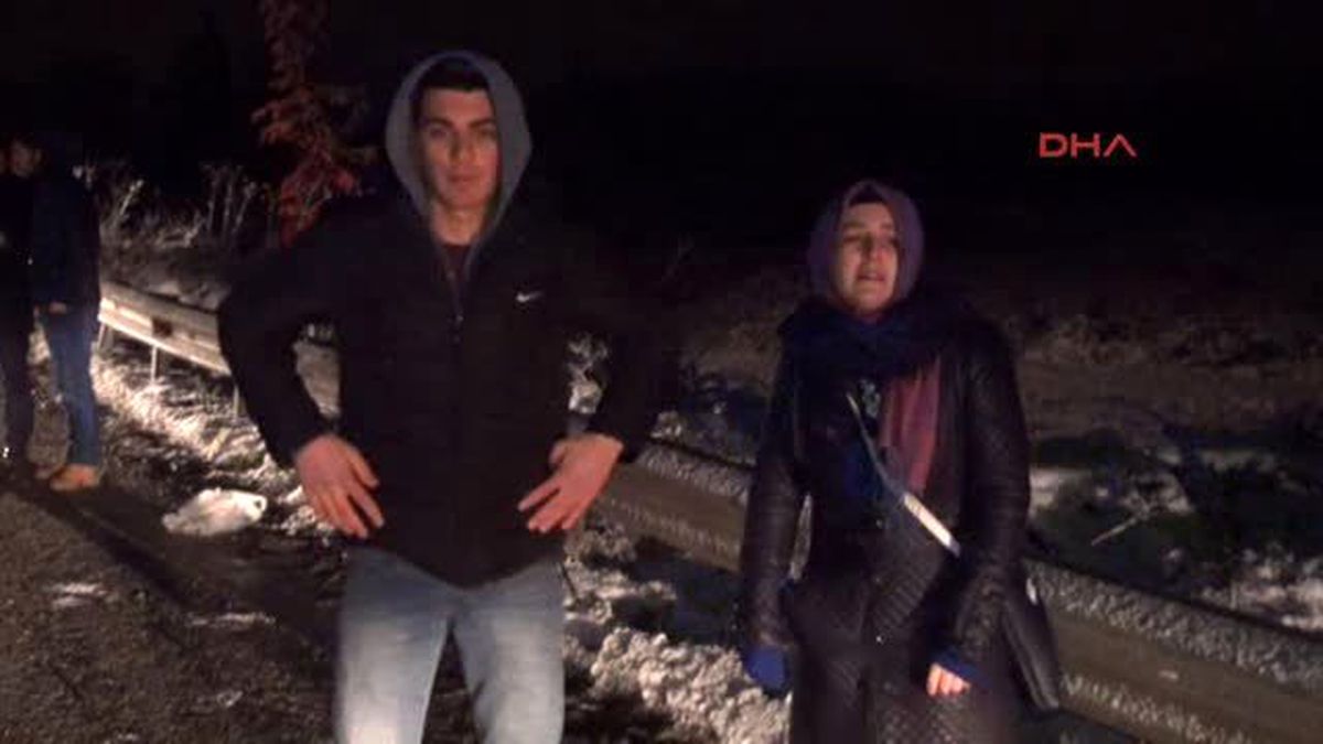 Sakarya\'da Midibüs Devrildi: 10 Yaralı