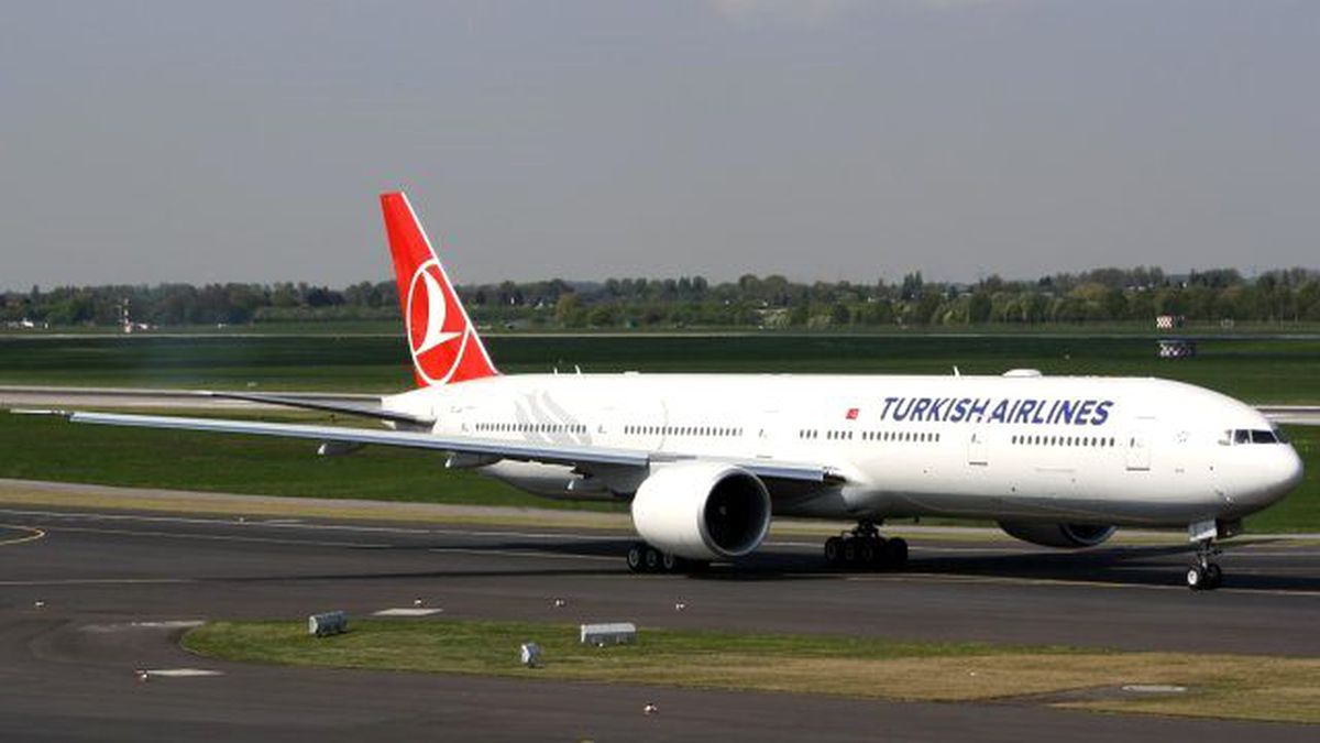 THY Uçağı İrlanda'ya Acil İniş Yaptı