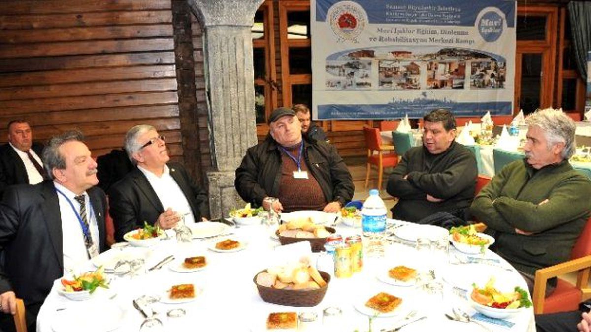 Tsd Yönetimi, Mavi Işıklar\'a Hayran Kaldı