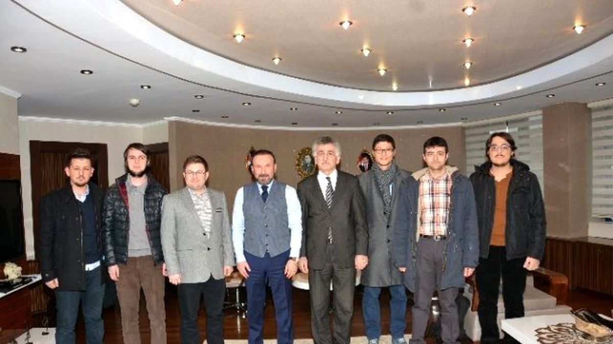 Üniversiteli Öğrencilerden Başkan Doğan\'a Ziyaret