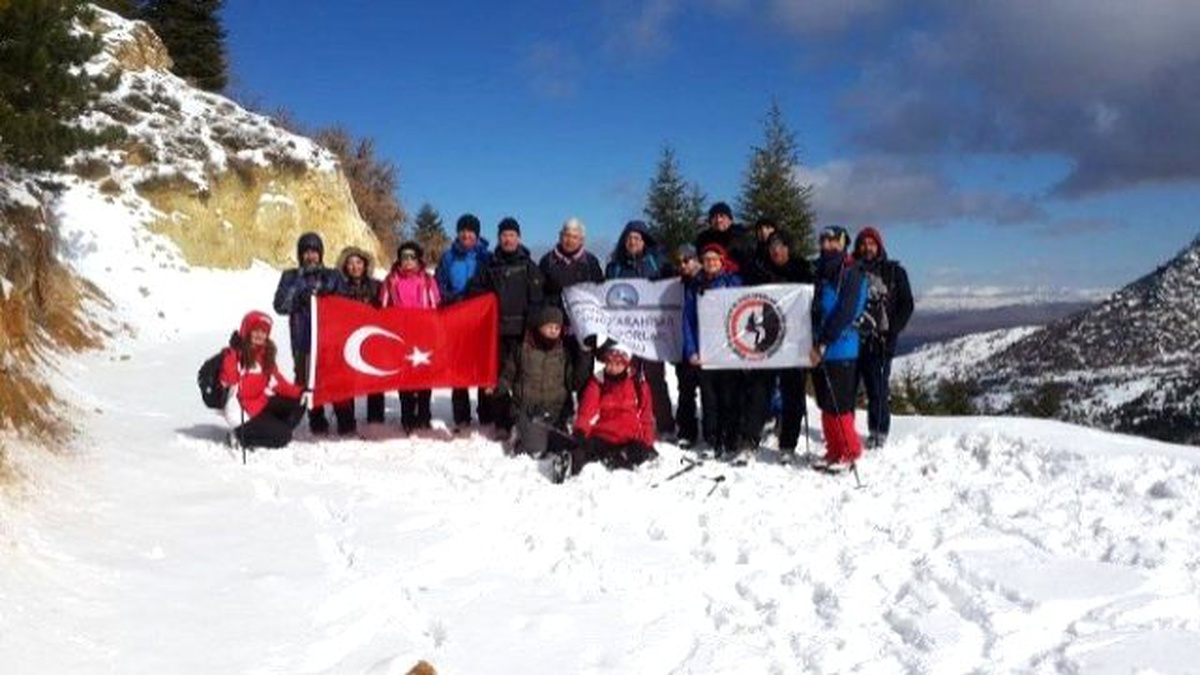 Afdos Üyeleri Karlar İçinde Doğa Yürüyüşü Yaptı