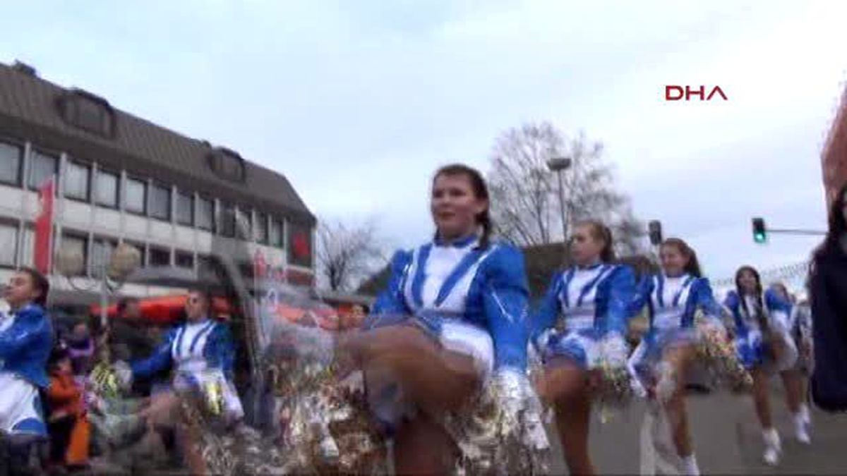 Almanya\'da Karnaval Eğlenceleri Başladı
