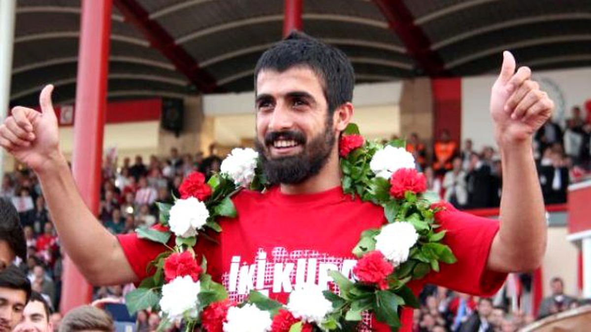 Balikesirspor\'la Anlaşmasını Fesheden Muğdat Serbest