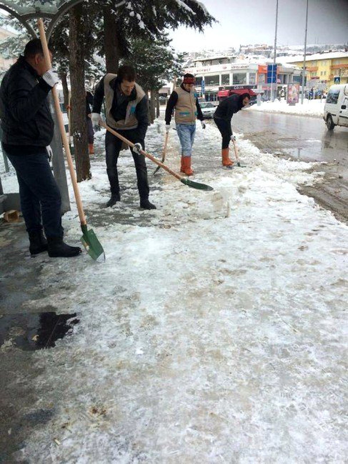 Başkan Alemdar Ekipleriyle Birlikte Kar Nöbetinde