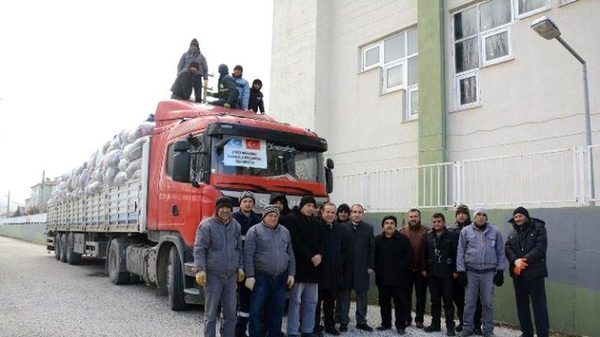 Bayırbucak\'a Bir Tır Yardım Malzemesi Daha Gönderildi