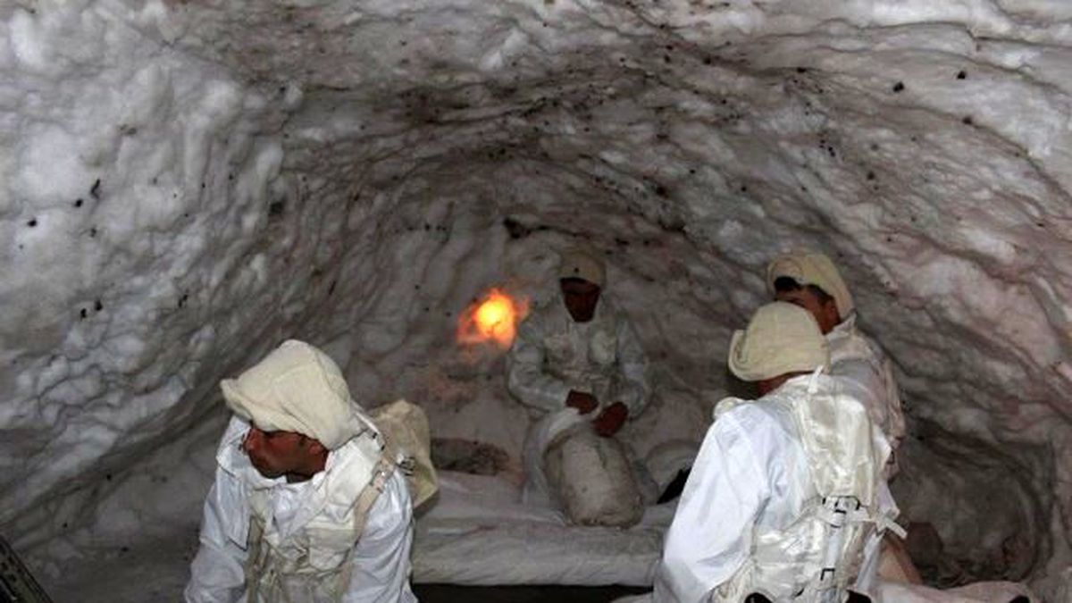 Bitlis\'in Karlı Dağları Komandolara Emanet