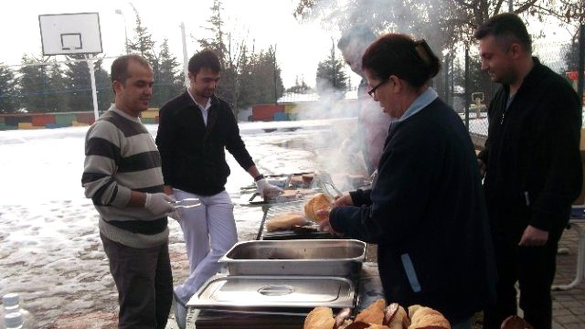Bolu\'da Hastalara Mangal Keyfi Yaşattılar