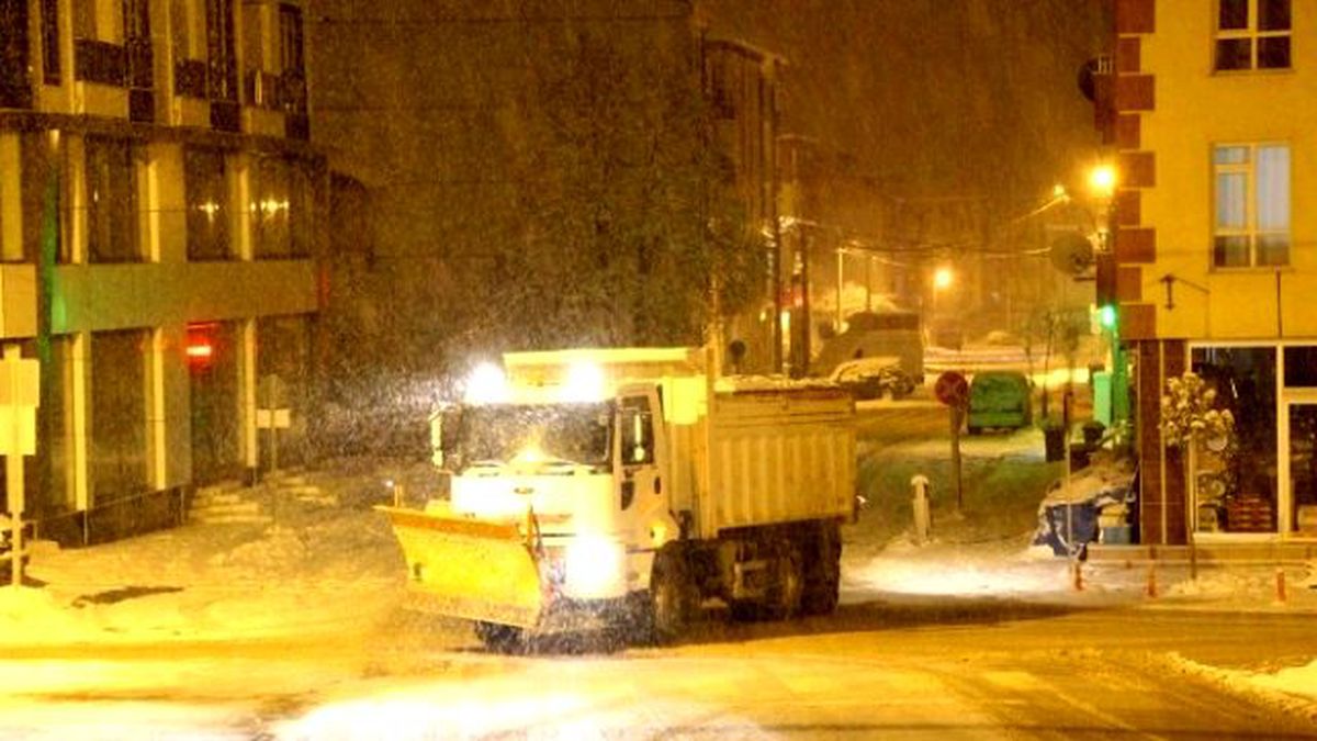 Bolu\'da Karla Mücadele Gece Gündüz Devam Ediyor