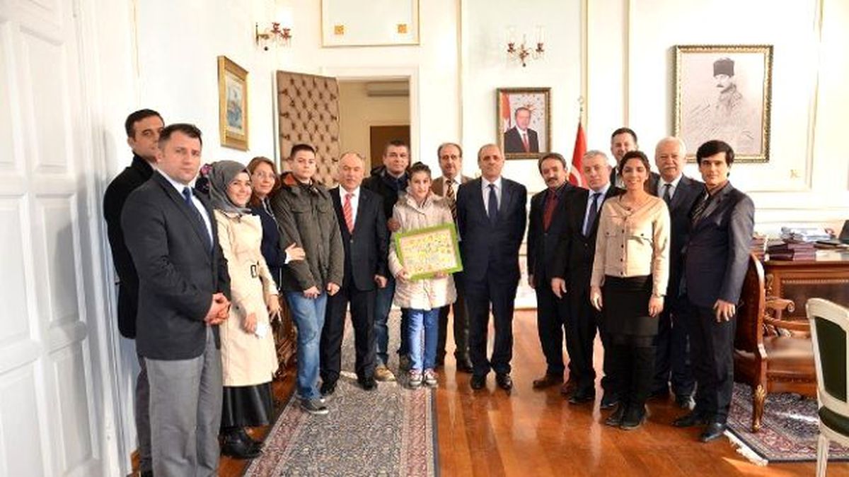 Dereceye Giren Öğrencilerden Vali Salihoğlu\'na Ziyaret