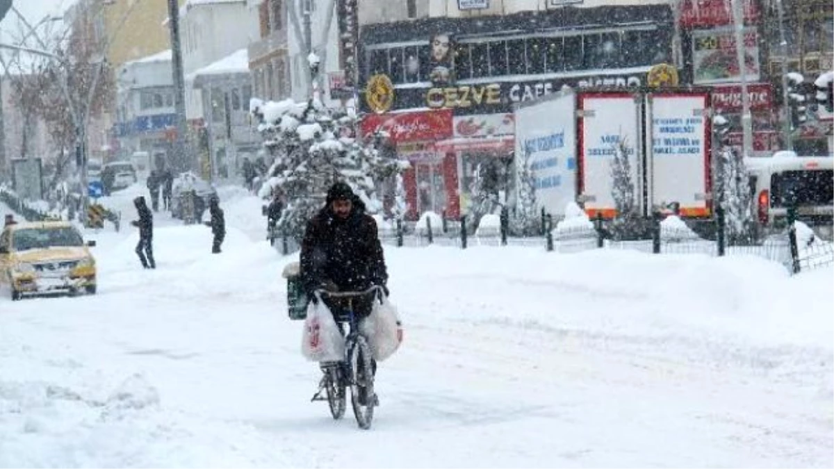 Doğu\'da 2 Bin 677 Köy Yolu Kardan Kapalı